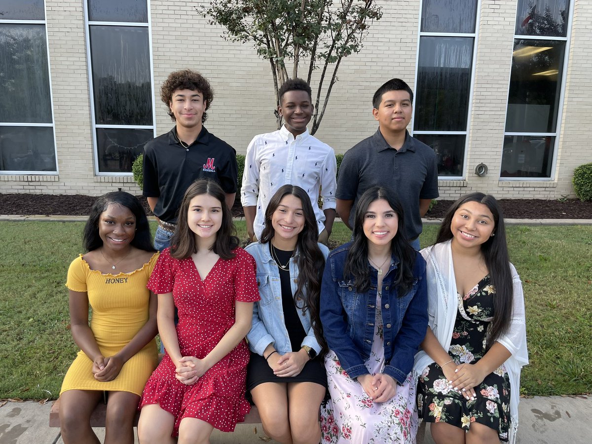 MacArthurStuCo's tweet photo. Homecoming court finalists looking 💯💯💯 @MacArthurCards https://t.co/7fle4EE7AT