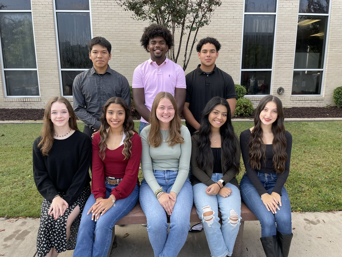 MacArthurStuCo's tweet photo. Homecoming court finalists looking 💯💯💯 @MacArthurCards https://t.co/7fle4EE7AT
