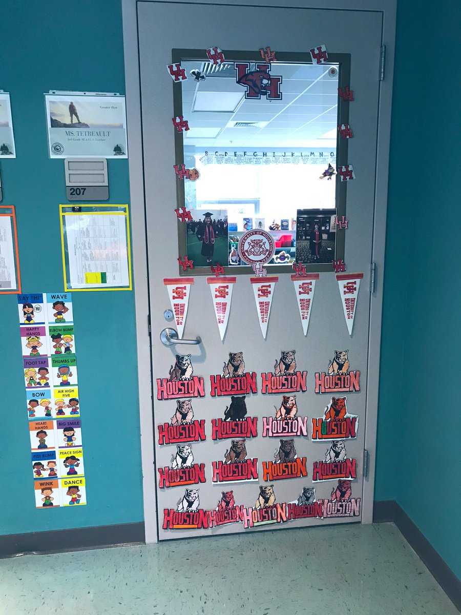 BTetreault6's tweet photo. I love teaching my student about my alma mater! @UHouston @UHCOE https://t.co/Eu4w9IpoBt