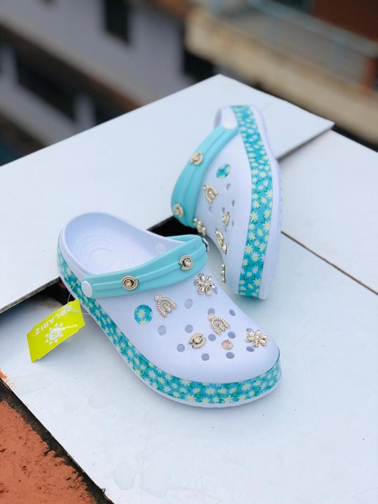 amablack8's tweet photo. Ladies grab your self original crocks at a good price of 65k https://t.co/syzK9tC0hh