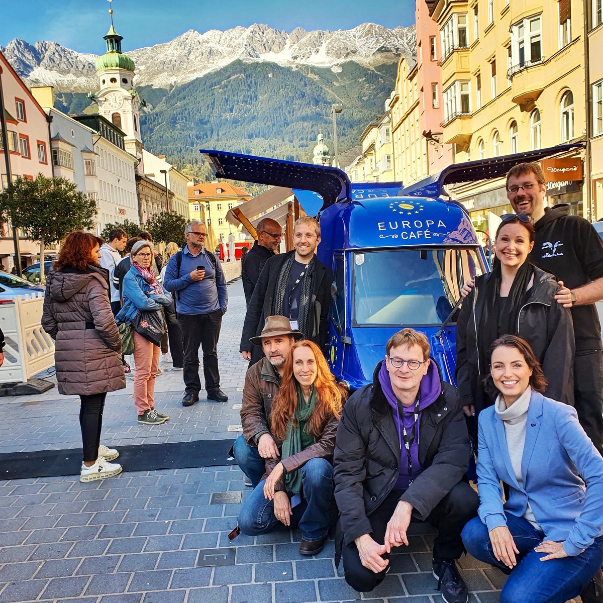 EuropaCafeEU's tweet photo. 15.10.2021 in #Innsbruck: #EUROPAgegenCovid19 mit
#EuropaIstAuchDeinKaffee
#Ferngespräch @Hoaxilla
@TommyKrappweis @NanaWalzer @berndharder @florianaigner https://t.co/QTrwcPp0ua