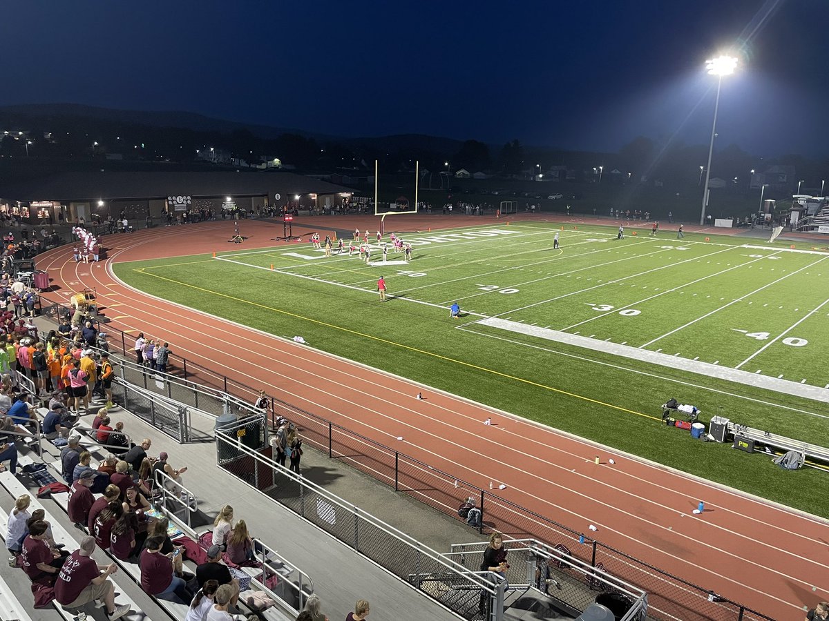 SauconSource's tweet image. 🏈 The Saucon Valley Panthers made the trip up north to take on the Lehighton Indians tonight. Follow along with us for quarterly score updates from tonight’s action!