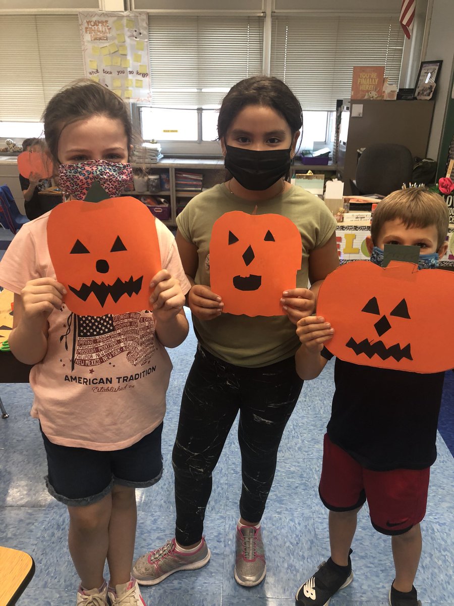 purteaching's tweet image. Making Pumpkin Glyphs to decorate our classroom @ParkPrideNB 🎃👻