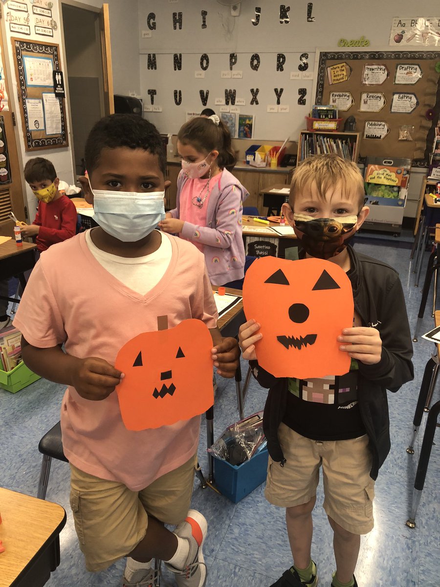 purteaching's tweet image. Making Pumpkin Glyphs to decorate our classroom @ParkPrideNB 🎃👻