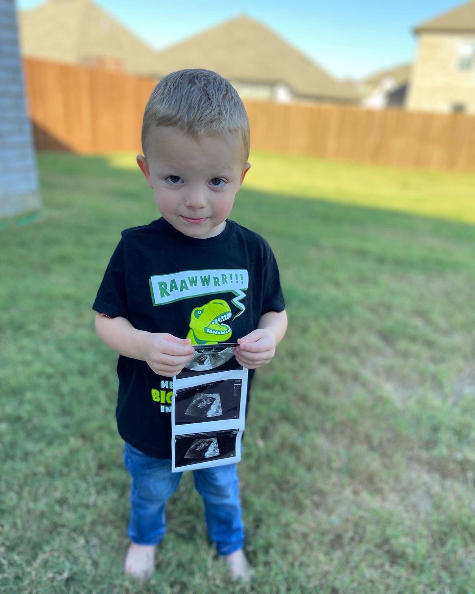 CoachZeiders11's tweet photo. Lincoln has some RAWRsome news!! @MrsZeiders6 and I are so excited to continue building our family and Lincoln is going to be an amazing big brother!! Zeiders party of 4 coming May 2022 https://t.co/aJ4R8ynzT7