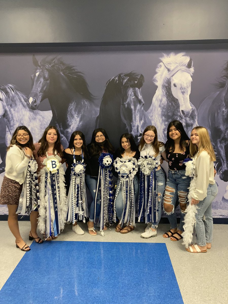 Just a HoCo photo dump of girls soccer!