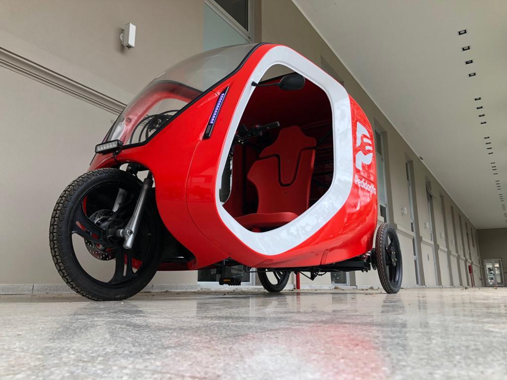 Movilidad2021's tweet photo. Hoy conocimos y probamos el Milla: un vehículo eléctrico o a pedaleo asistido de 3 ruedas y la bici N bike, bicicleta cargo, a pedaleo asistido o normal, con capacidad de carga de 160 litros.

👋 Nuevas alternativas de movilidad sostenible.

Gracias @greengoinfo https://t.co/bAfFWbfIou