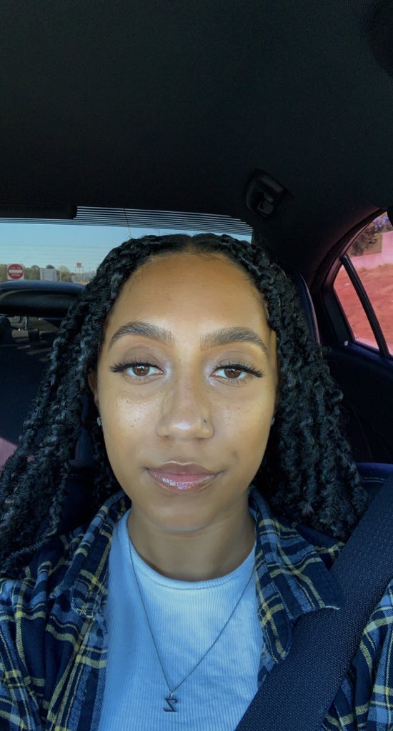 karaahernandez's tweet photo. face card always valid https://t.co/60elTB8dzy