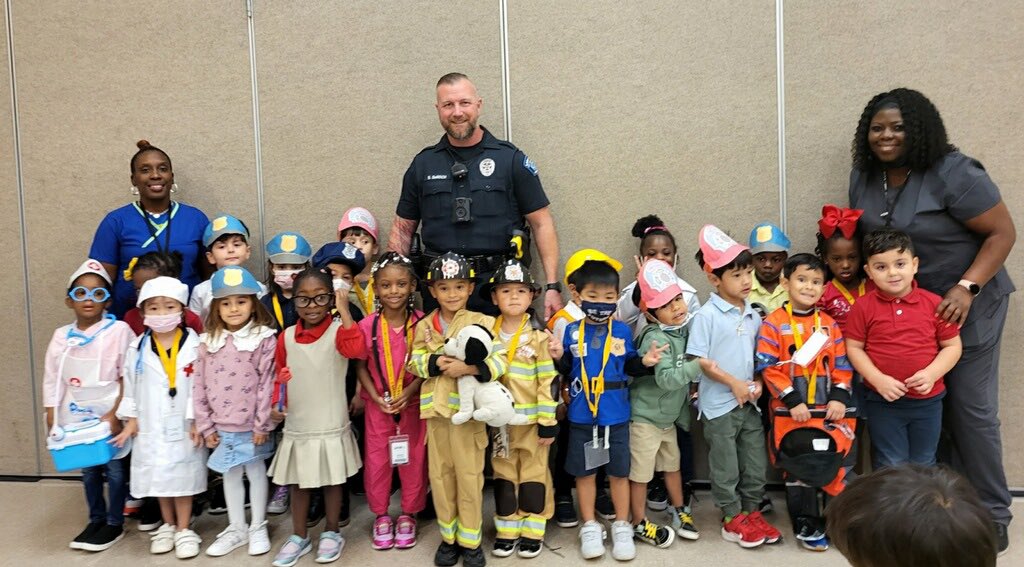 Toni Scott (@tonilscott_ed) on Twitter photo Thank you to Officer Sean DeRoch from the <a href="/LamarCISDPD/">LamarCISD Police Department</a> for presenting to our little ones this week as the learn about community helpers. <a href="/LamarCISD/">Lamar CISD</a> <a href="/McNeilles/">McNeill Elementary</a> @GStewartkooper Thank you to Officer Sean DeRoch from the <a href="/LamarCISDPD/">LamarCISD Police Department</a> for presenting to our little ones this week as the learn about community helpers. <a href="/LamarCISD/">Lamar CISD</a> <a href="/McNeilles/">McNeill Elementary</a> @GStewartkooper