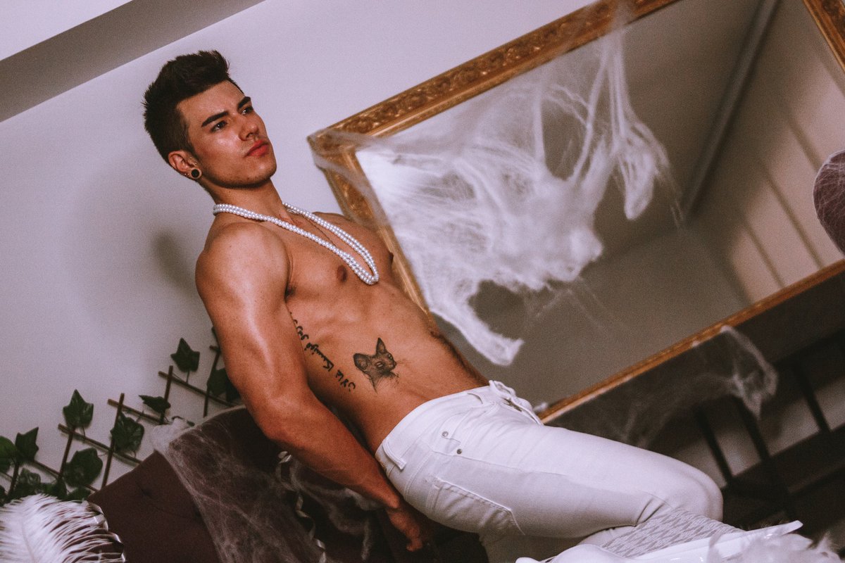 Julian_MoraD's tweet photo. Your fav latín boy! ⚡
.
.
.
#f4f #f4follow #f4fofficial #fitness #modelowebcam #modeloswebcam #modelajewebcam #fitnessmodel #flirt4free #flirt #latin #muscle #top #dom #domination #young #youngtopmodel #profesionalmodel https://t.co/RfJ1lkwA7O