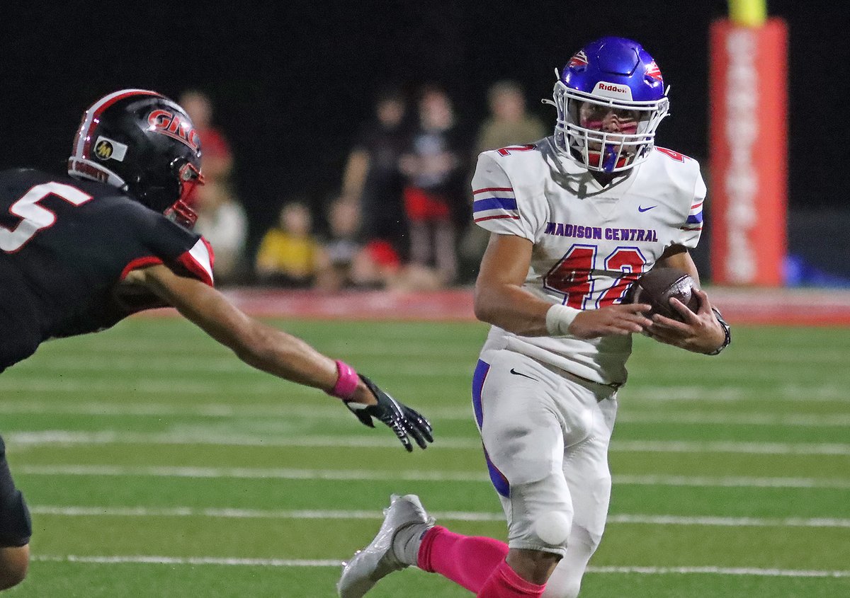 RichmondRsports's tweet photo. HIGH SCHOOL FOOTBALL
Final from Winchester ...
Madison Central 43, Clark County 7
Brady Hensley - 245 yards rushing on 22 carries, 4 TDs
Adrien Parks - 99 yards rushing, 2 TDs
Hagan Harrison - 2-of-6, 11 yards
Brady Worrix - Interception
Caden Ellington - FR
@MCentral_FB https://t.co/U8q3pTMKK0