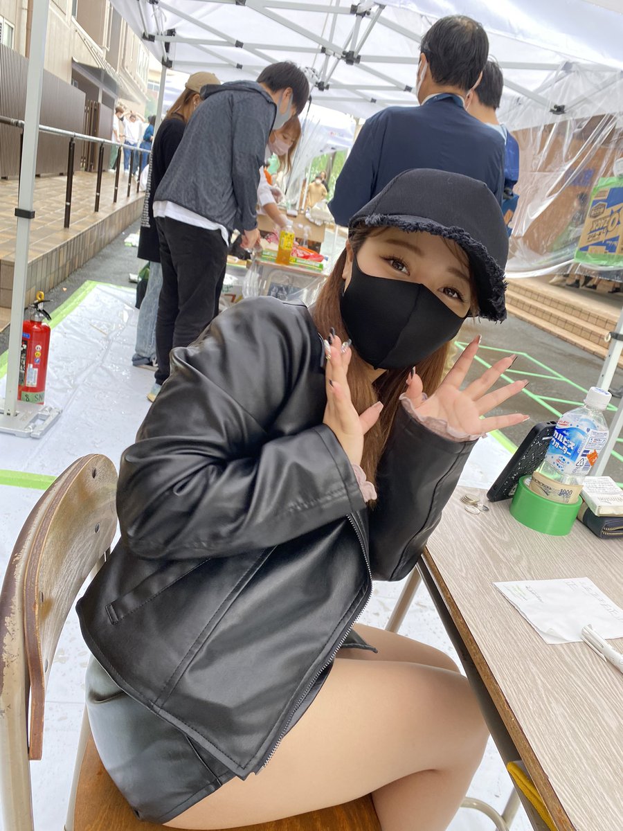 可愛い売り子さんのおかげで完売です！！
明日も待ってます♡

#学祭 #青舎祭 #たこせん #完売