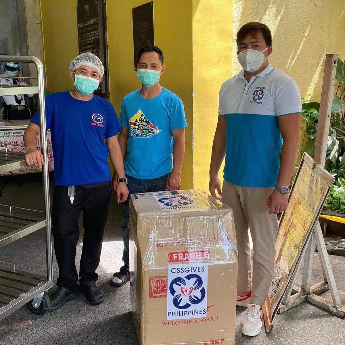 css_ph's tweet photo. Project HCW Relief Day 27 - hot meals delivered to our Covid front line heroes at East Avenue Medical Center
#care #share #serve #give #bayanihan #hcwrelief https://t.co/09vcaIJdfv