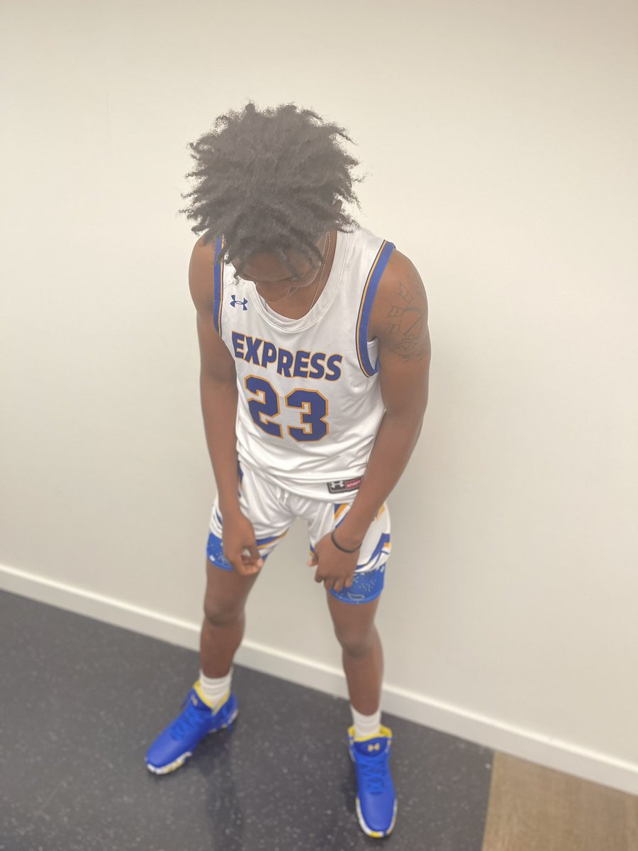 It’s almost that time 🏀🏀💪🏾💪🏾               #monroeexpress