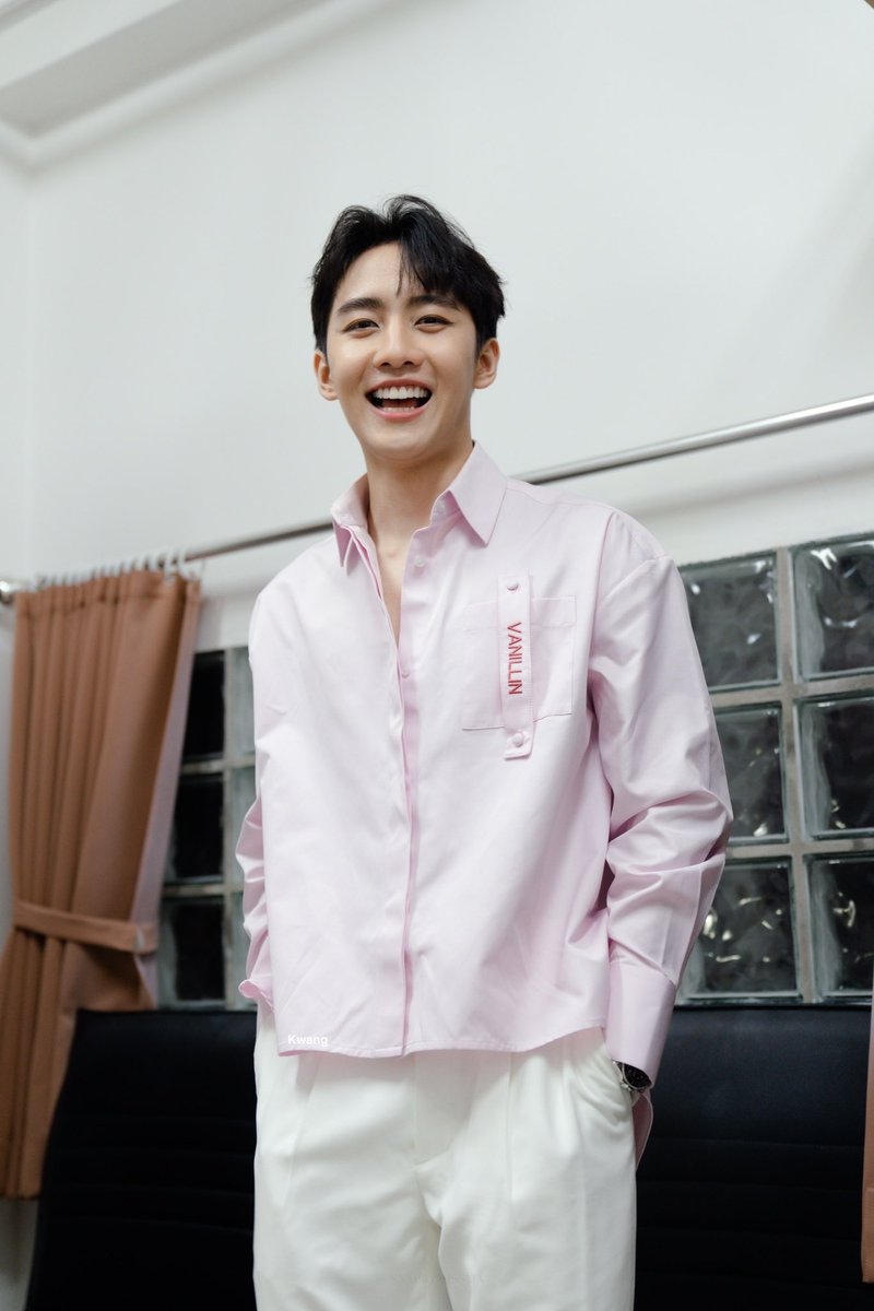 kwangg28's tweet photo. 317864 สวัสดีวันแห่งความโชคดี #MSIWAT ยิ้มแบบนี้คืออะไรสี่โมงเย็นรู้กัน😎 https://t.co/0XDKLbUK3Q