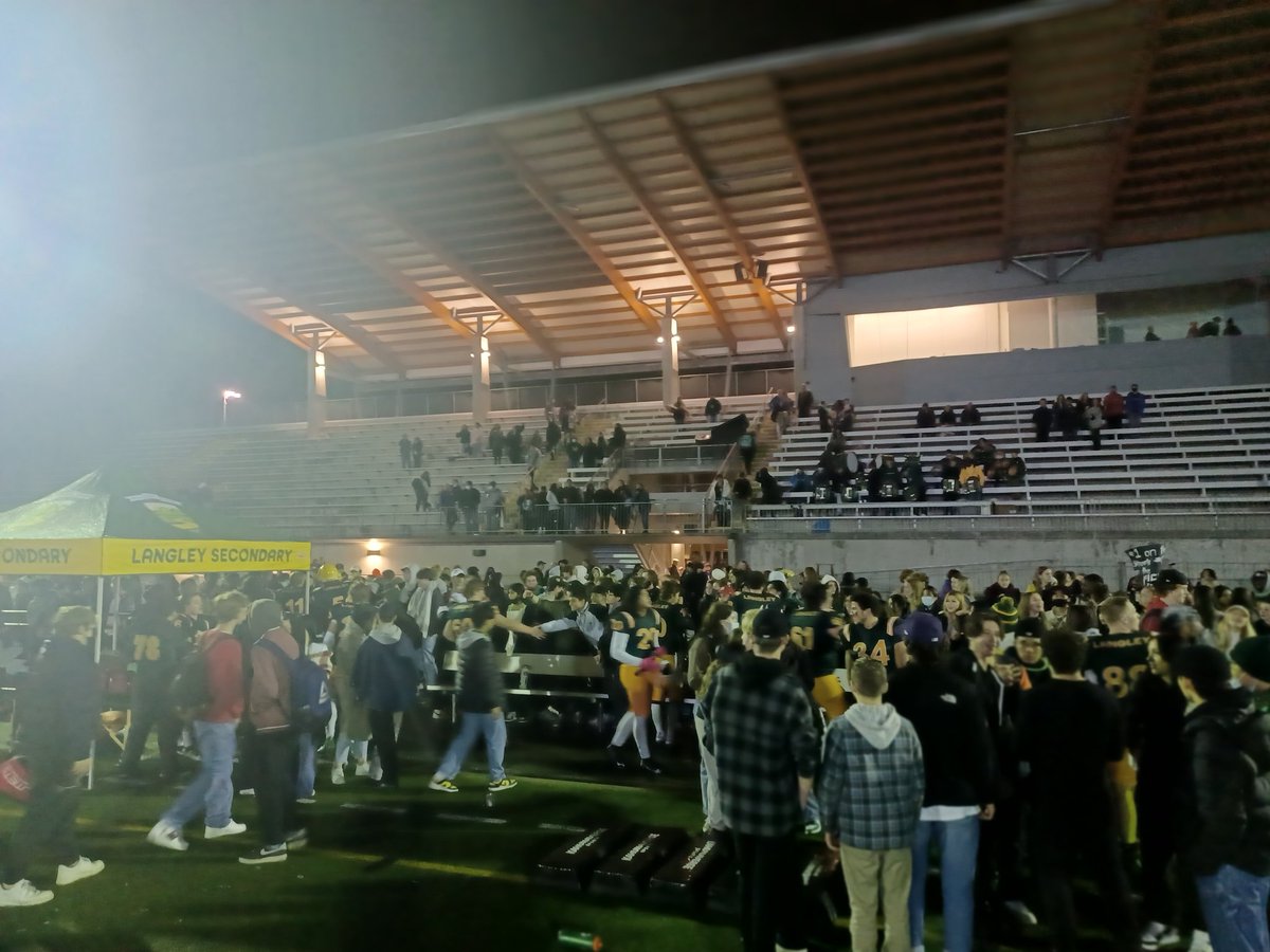 TBirds win a nailbiter with a last-minute red-zone stand to stay undefeated! Great plays offense and defense both ways. Thank you to <a href="/LangleySS/">Langley Secondary School</a> #TBirdsNation and <a href="/BatemanFootball/">Bateman Football</a> fans who showed up to rock MAP and support their teams in a game that lived up to its billing.