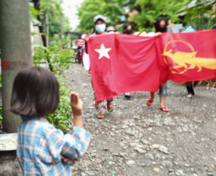 may_mzh's tweet photo. Protest against military dictatorship by residents from Kale City #NoFlyZoneInMyanmar #WhatsHappeningInMyanmar #Oct16Coup https://t.co/qDpdNWOw9r