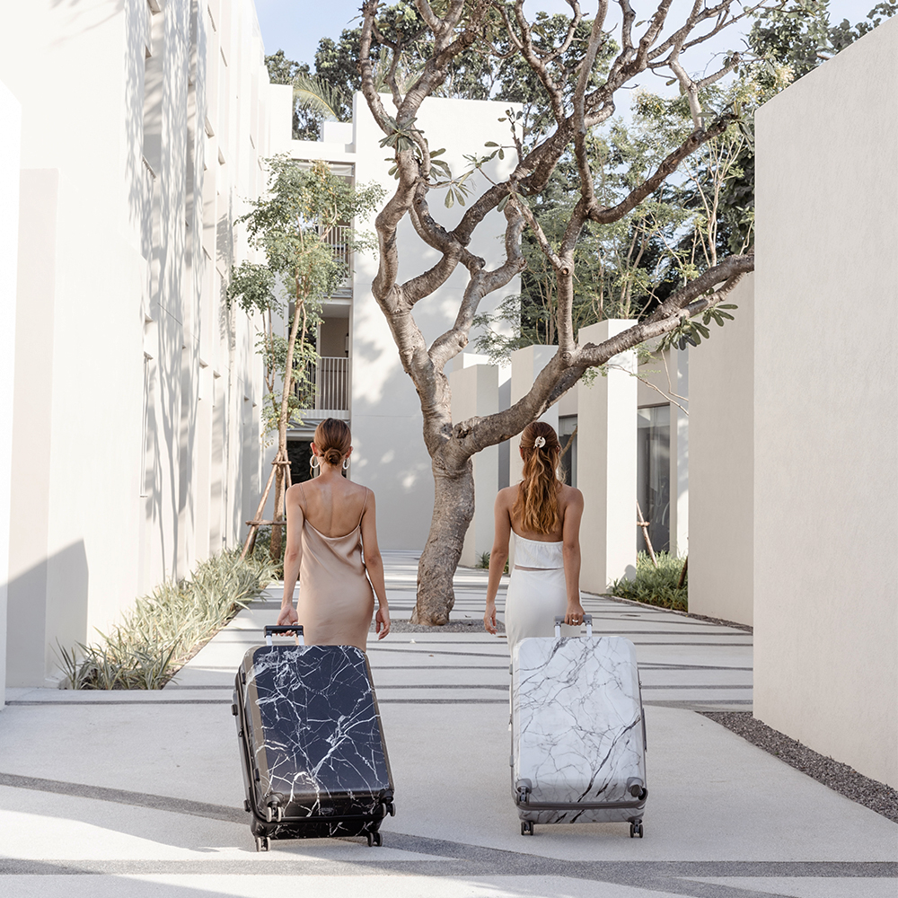 woof49's tweet photo. (1)The marble pattern has been around for many eras because it strikes a perfect balance between modern and classic. It is not only simple, but also associated with luxury.
🤍 https://t.co/UgAwC8MzMR
.
🖤 https://t.co/92TZI5avaG
#NFT #NFTCommunity #NFTdrop #ThaiNFT #NFTTHAILAND https://t.co/u0HZSbfYxv