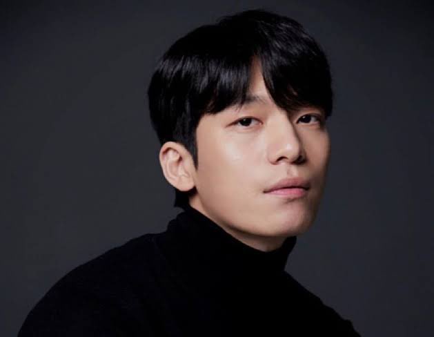 Ви ха джун wi ha joon. Полностью ха. Полностью ха. Ви ха джун актер. Хван чжун хо.