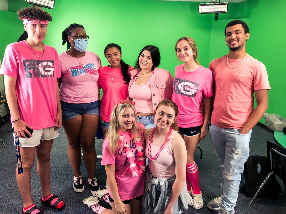 Pink Out for HOCO! 💓 #GoCowboys <a href="/GaitherCowboys/">Tommy Morrill</a>