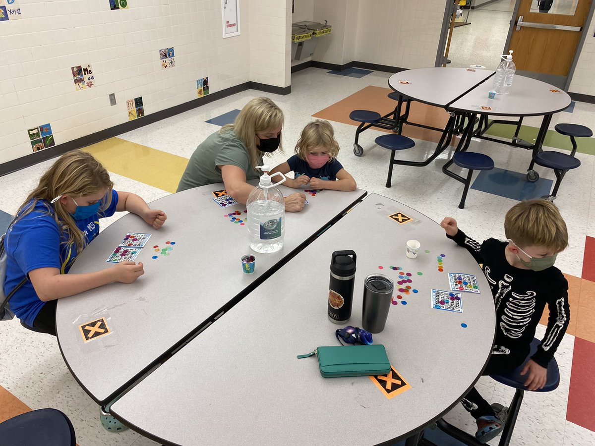 sarahsquire83's tweet photo. So much fun at pajama bingo! @BeechTreeElem thank you!! https://t.co/WJ15fQaZQJ