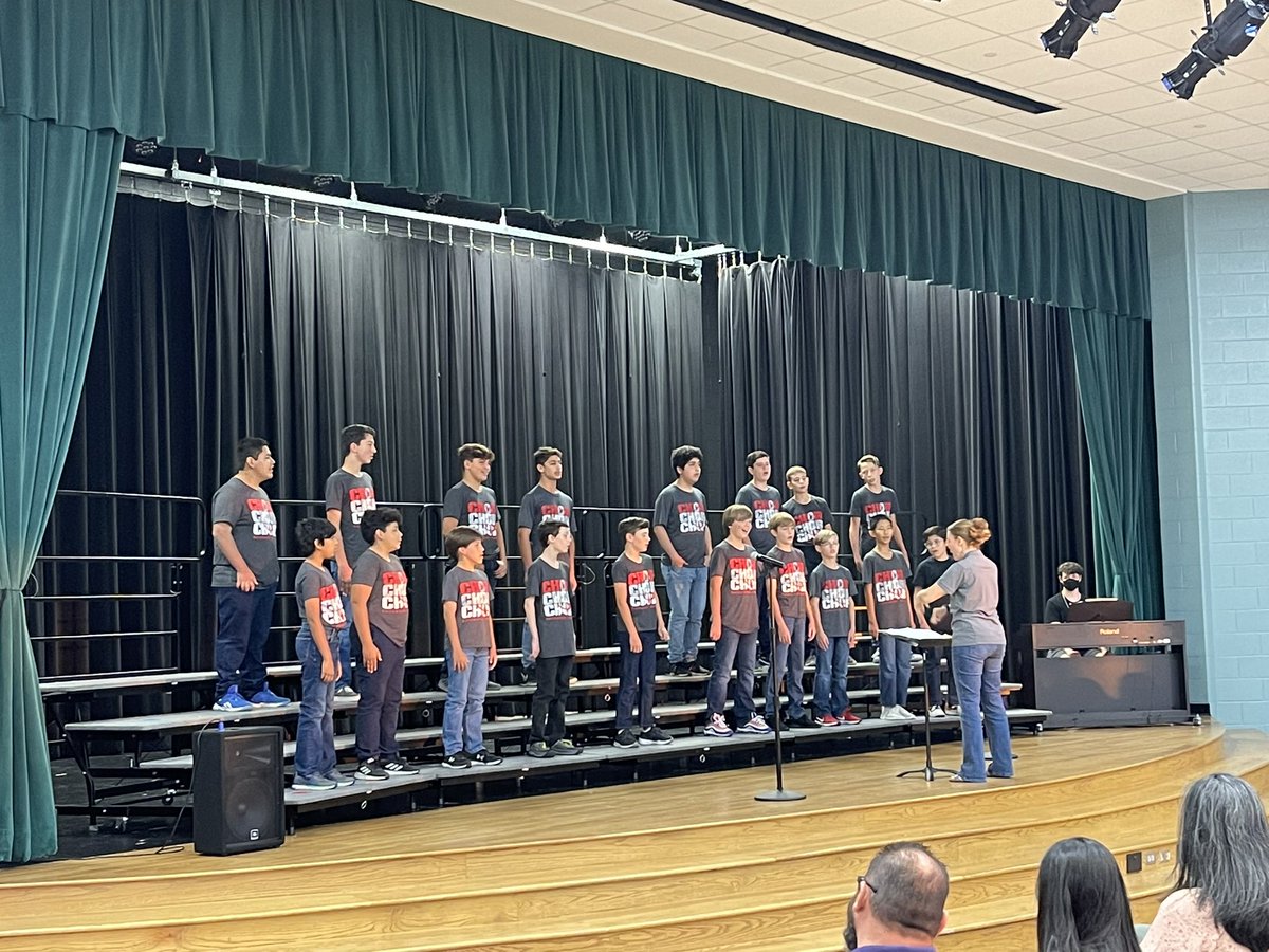 jcwilcox32's tweet photo. @CPJHChoirs @TISDCPJHS What an amazing performance by our CPJH boys and girls choir. #awesome https://t.co/r2eBJ7qeEa