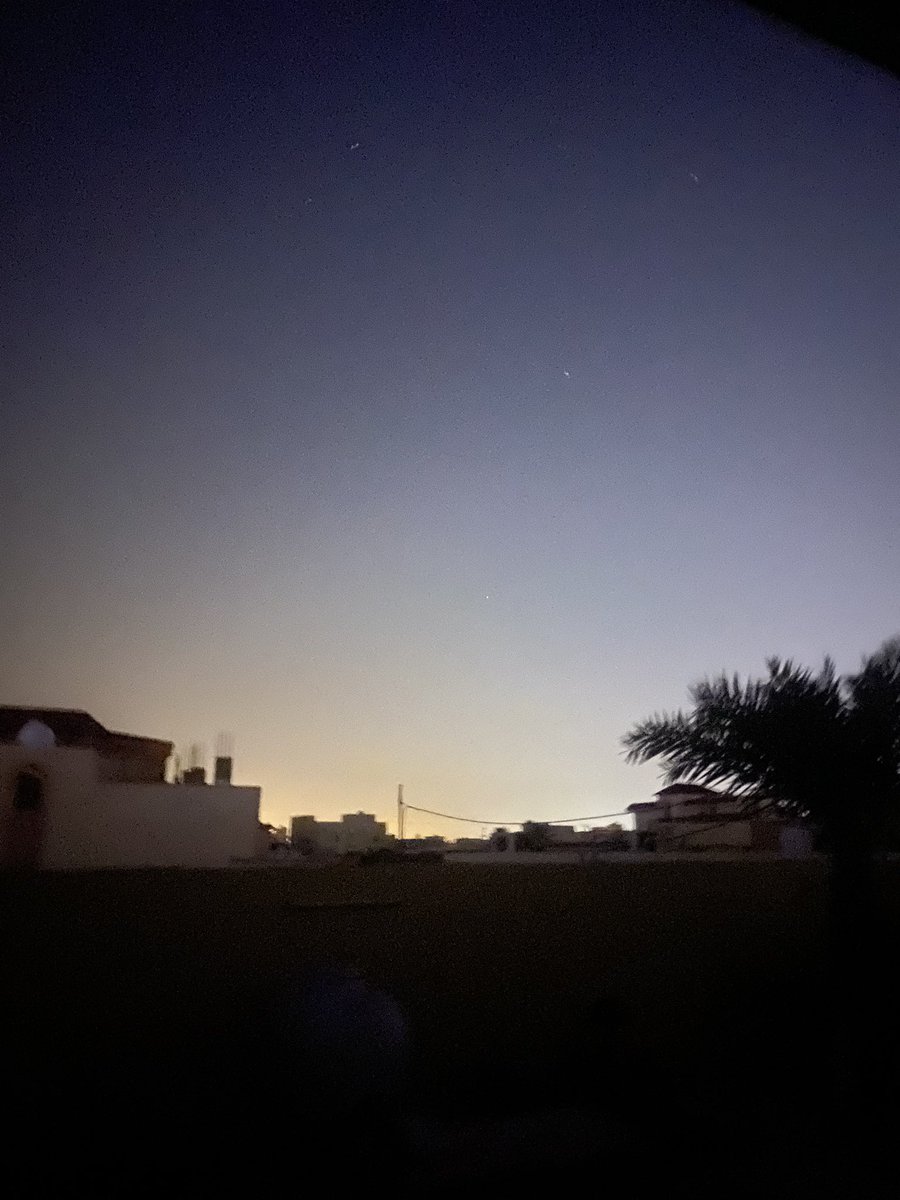 mmleijr's tweet photo. كالعادة قرية عقدة الحكامية جنوب مدينة جيزان تعيش في ظلام دامس بسبب انقطاع الكهرباء المتكرر وهذا حالنا منذ اكثر من اسبوع وشركة الكهرباء الى الآن لم تقوم بإصلاح الخلل ؟!
هل يُعقل هذا يا شركة الكهرباء ؟!! 
@AlkahrabaCare 
 #اهمال_شركة_الكهرباء_في_جازان https://t.co/25V4dCq8Sc