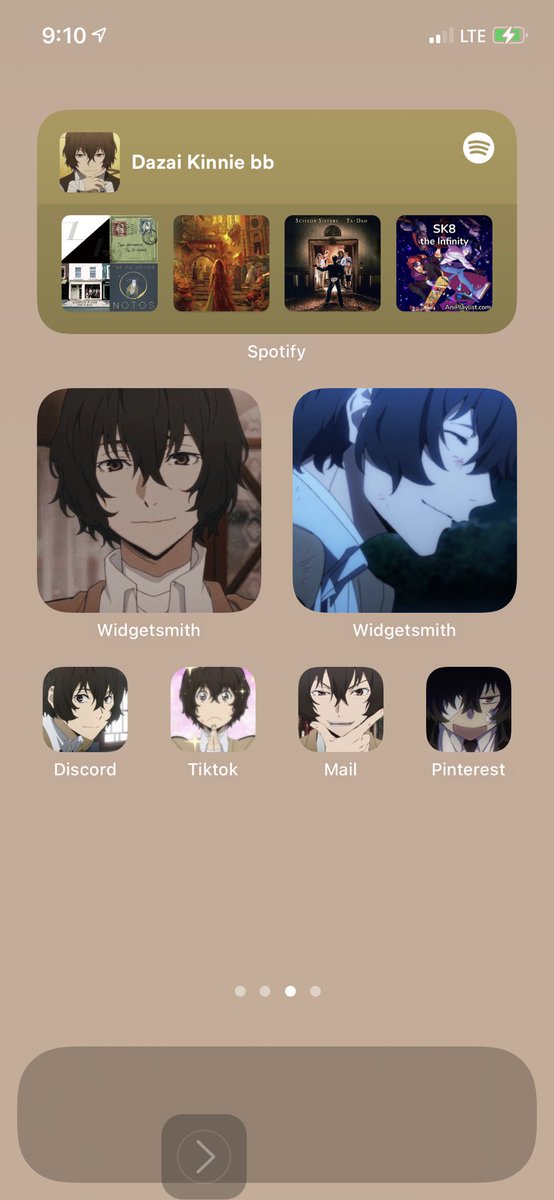 princessponk's tweet photo. You think you simp for an anime character? this is what my phones home screen looks like. #bsd #dazai https://t.co/CegRovPa3s