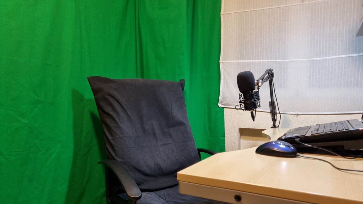 BlueGogglesVR's tweet photo. Thinking also about streaming non-VR content...
#streamsetups #GreenScreen #chromakey https://t.co/e3Gpwn8vqx