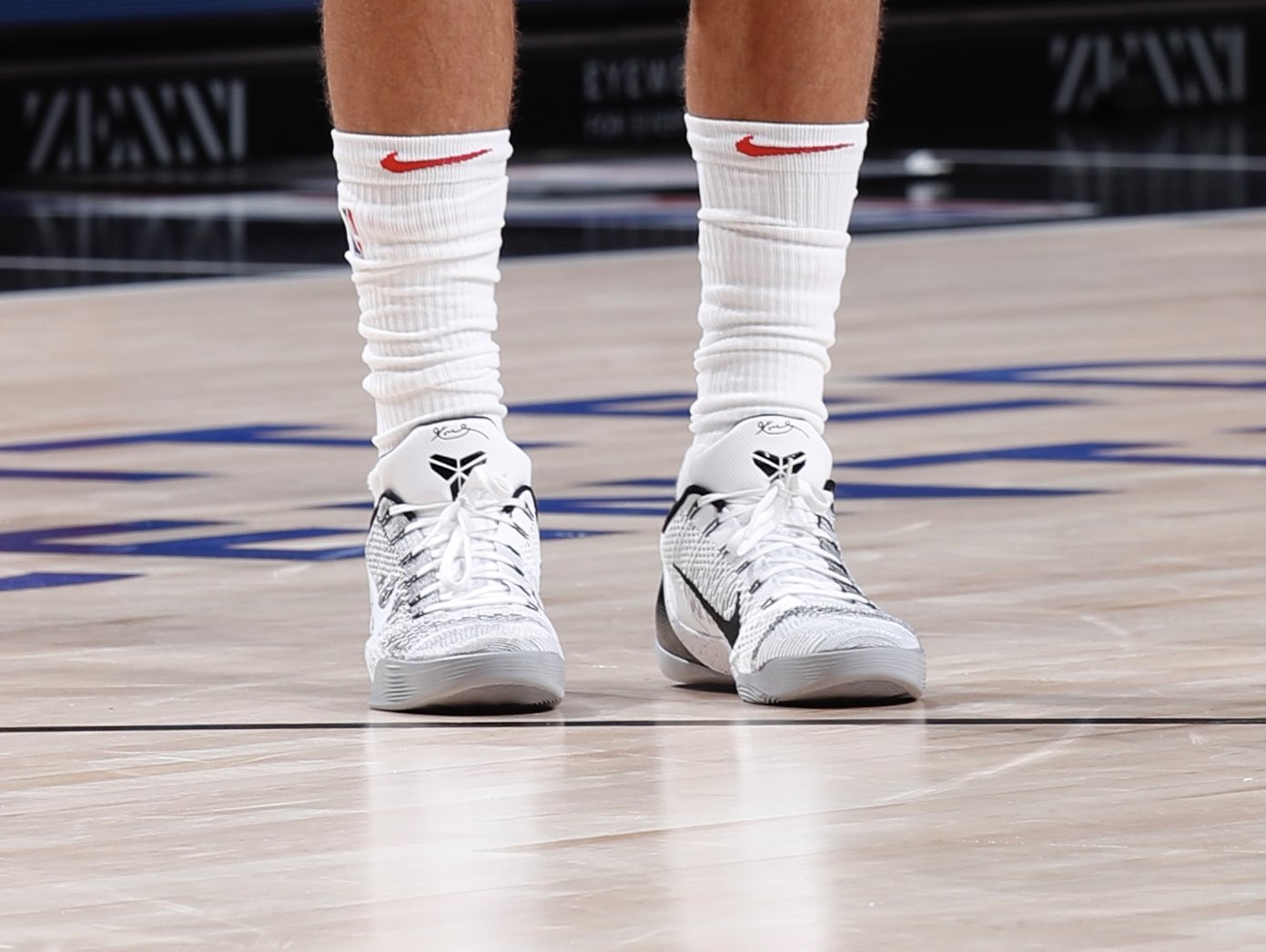 B/R Kicks on X: Zach LaVine is a sneaker free agent after his Adidas deal  expired He's wearing the Nike Kobe 9 Elite Low “Beethoven” tonight in  preseason  / X