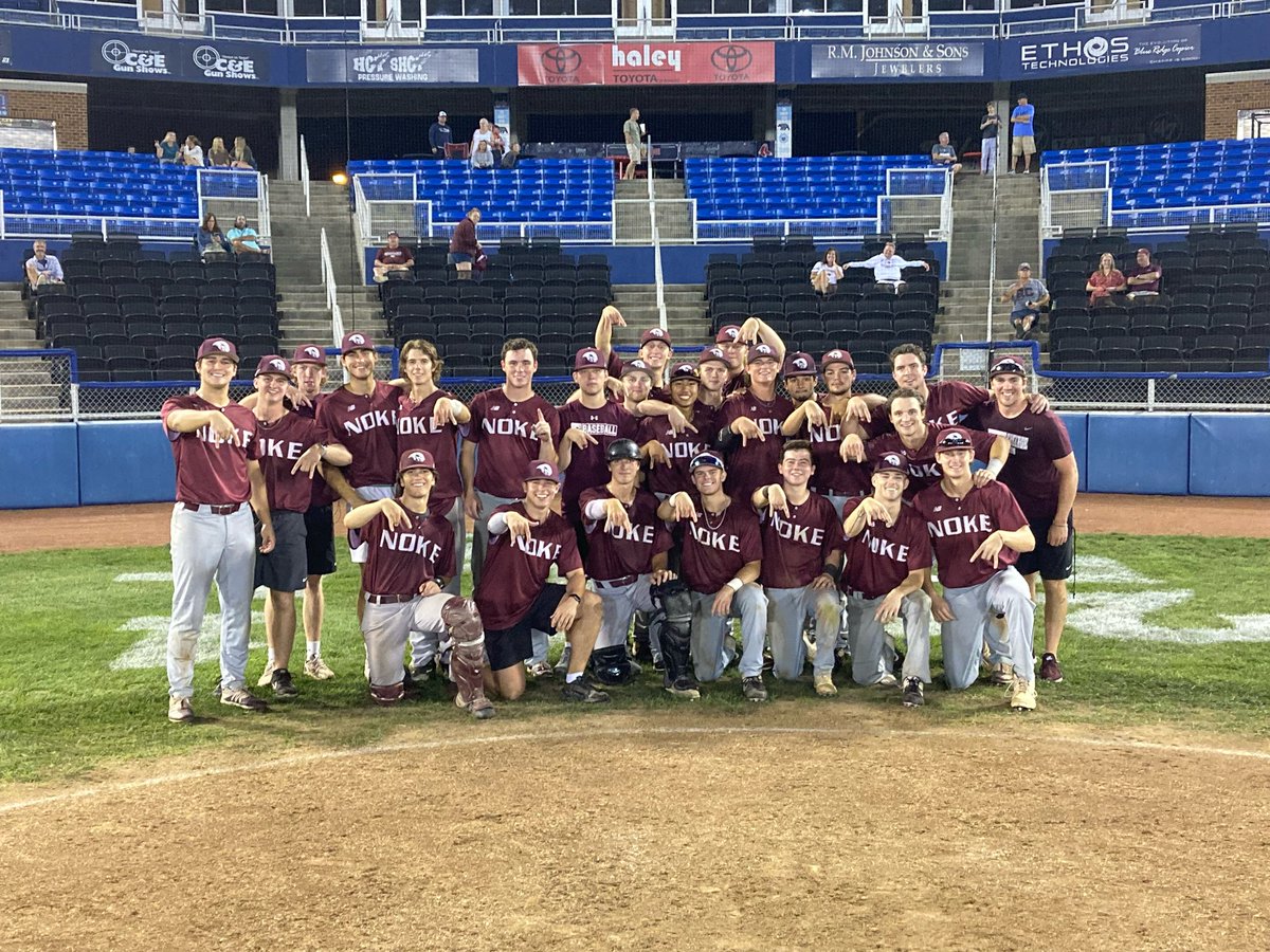 What a series. Maroon comes out on top in a decisive game 3 under the lights at Salem Memorial. Thank you to all who attended the series. 

Can’t wait for the Spring!