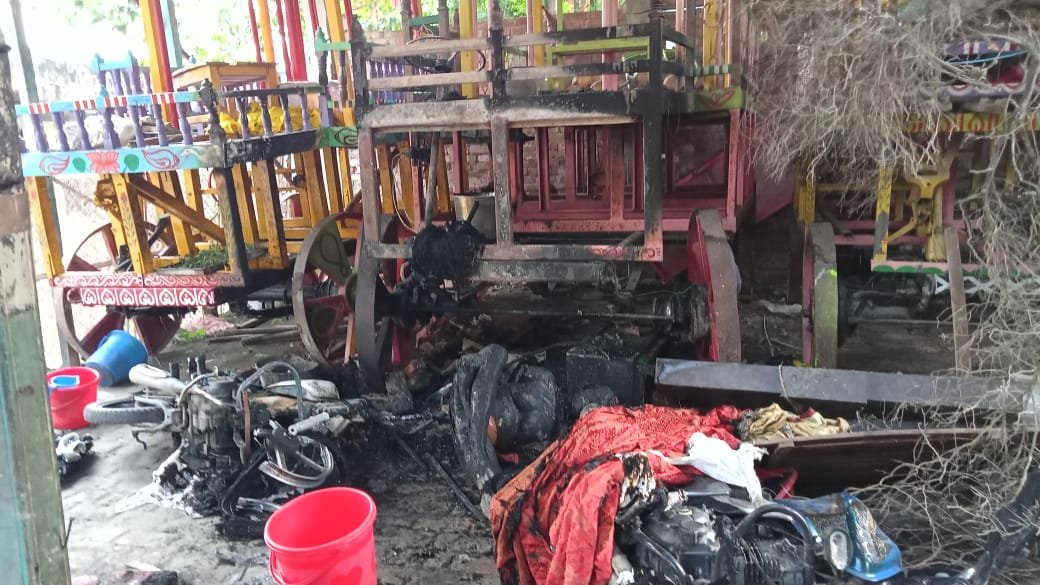 BiharUpdate1's tweet photo. ISKCON says its temple and devotees were 'violently attacked by a mob in Noakhali, Bangladesh on Friday 

(Photo: ISKCON Twitter handle) https://t.co/4n3FX2xWNQ