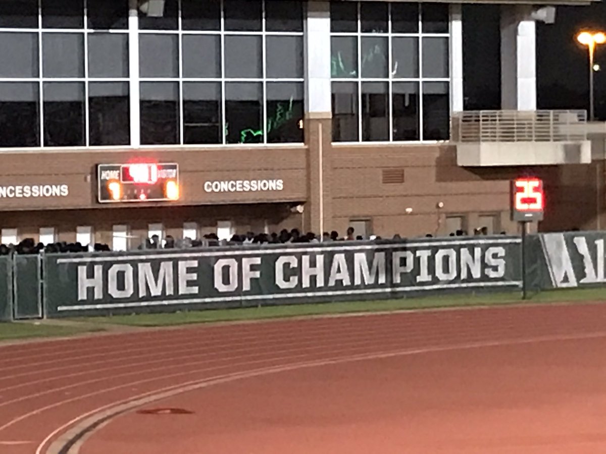 DarleneBreauxTX's tweet image. Out here at the Alief Elsik HS and Alief Hastings High School game reminding people what time it is.  
#darlene4alief
#UnderstandYourAssignment