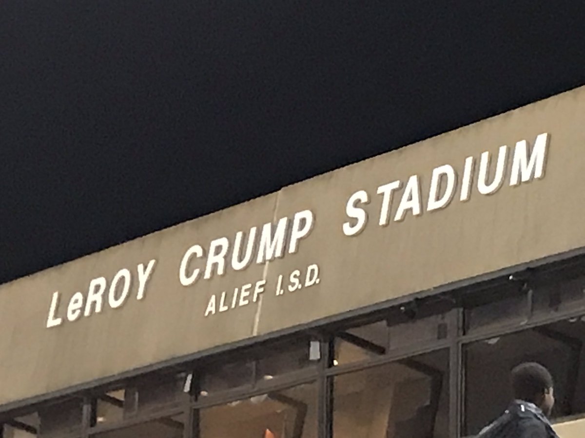 DarleneBreauxTX's tweet image. Out here at the Alief Elsik HS and Alief Hastings High School game reminding people what time it is.  
#darlene4alief
#UnderstandYourAssignment