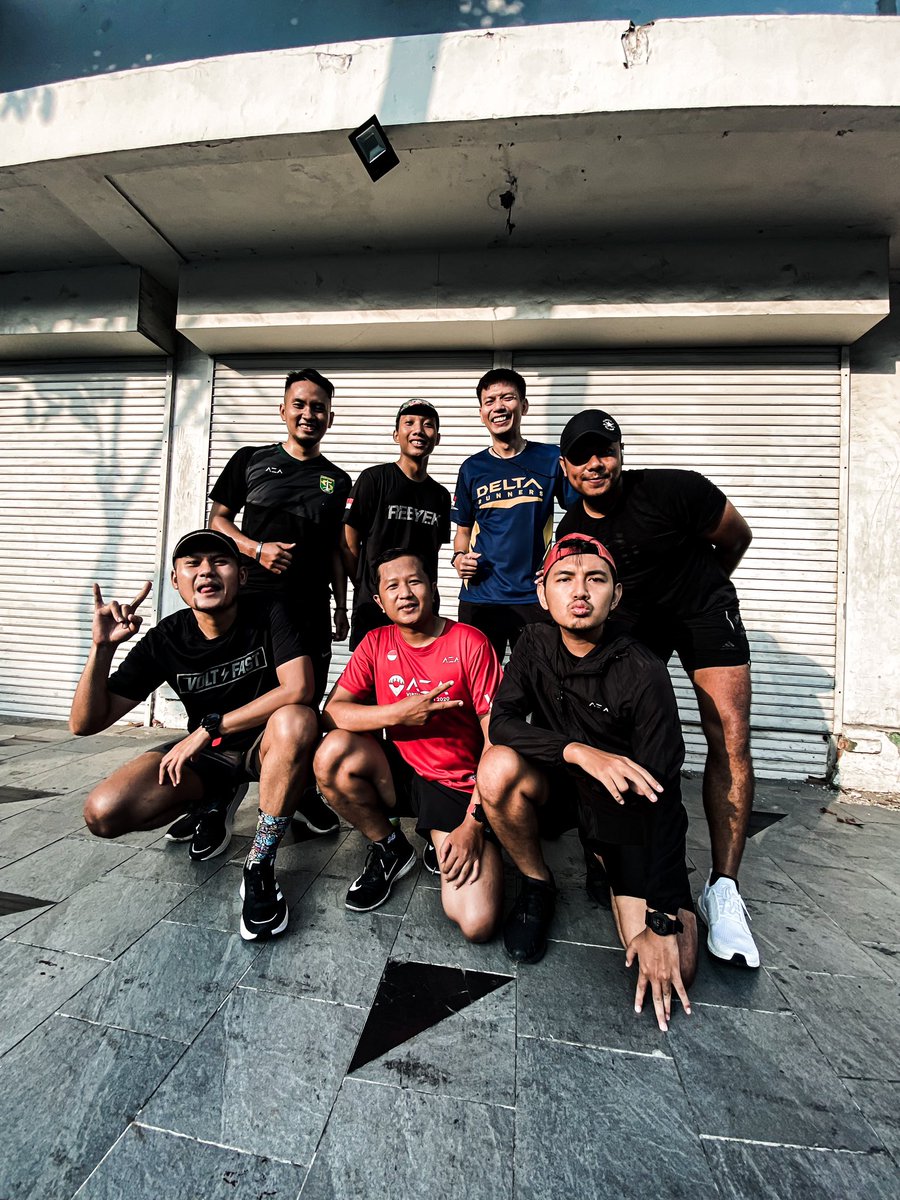 ikramwiese's tweet photo. Selamat Pagi Surabaya! ⚡️

#micrew 
#crewlove https://t.co/q7bURcI8PL
