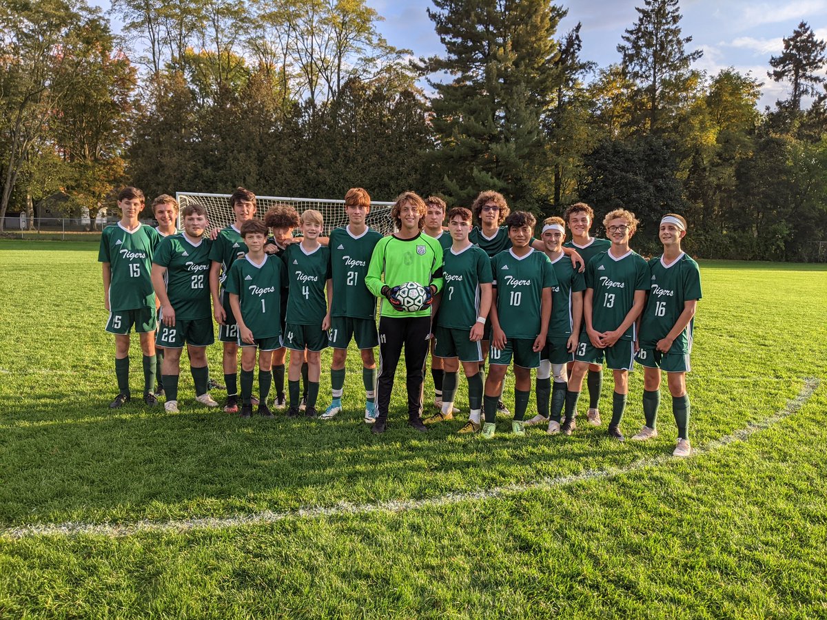 beansdad1973's tweet photo. Congratulations to Joe LaPan, who set a new New York state record for saves in a single season!  He surpassed the old record of 216 saves in tonight's game versus SGF.  #hftigerpride https://t.co/Gw11Op0yEF
