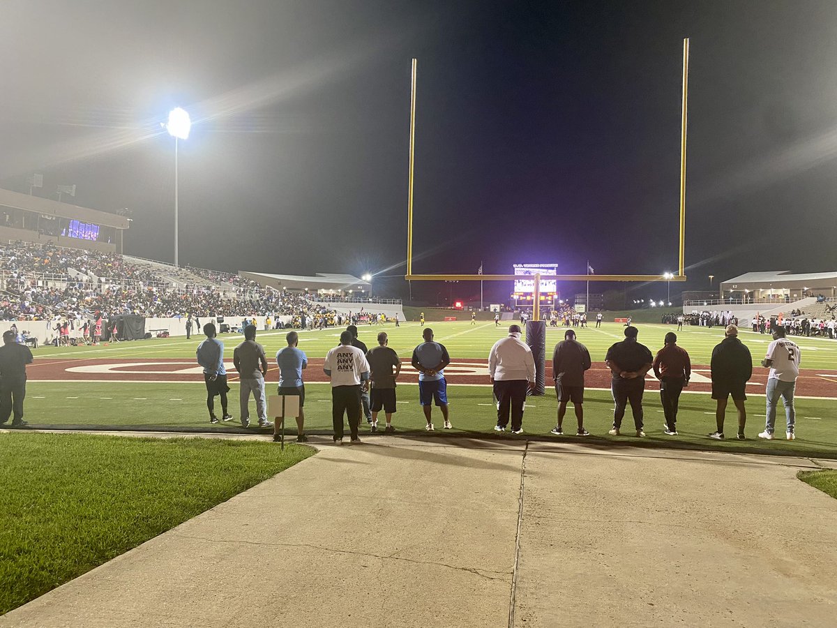 Loved seeing the male teachers, coaches and administrators from across @AldineISD support @Athletics_AISD! @NimitzHS_AISD vs @Eisenhower_AISD!