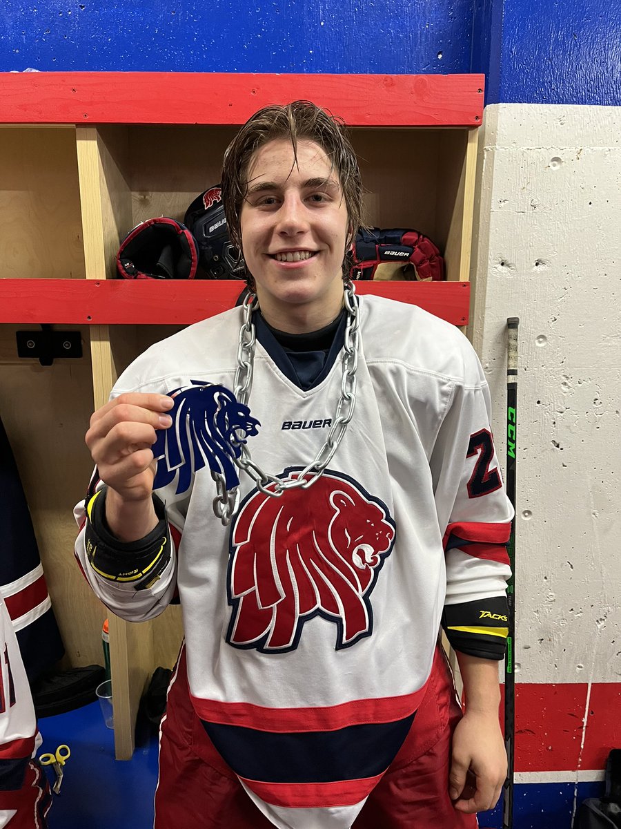 Yale defeats Rink Kelowna in a great battle!!

Christensen a.k.a JUICE with the King of the Jungle!!