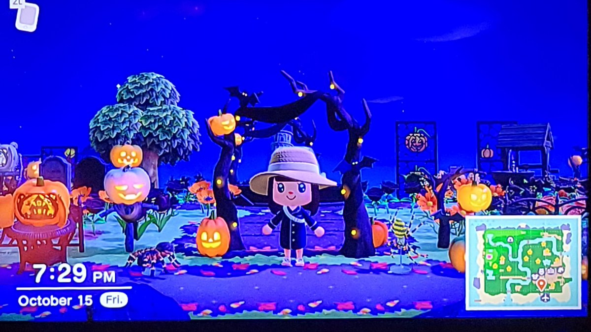 AnotherBodyHere's tweet photo. All fruits to share, just take bridge by Able Sisters. Lots of Halloween themed deco. Please don't pick my pumpkins or run thru flowers. #Rhonda in boxes.
#ACNH #dodocode https://t.co/qVCIXoE8bp