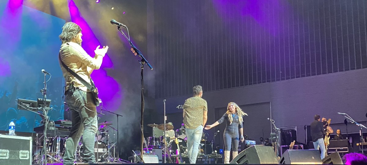 wareagleblonde's tweet photo. I mean…🔥
@caitlynsmith @OldDominion #ACMPartyForACause https://t.co/blFvlzyzYc