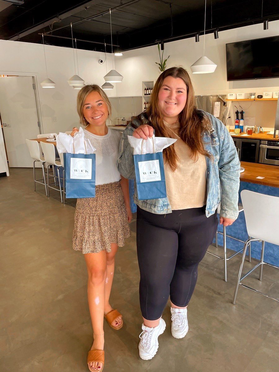 stufftodoinJAX's tweet photo. We made our own fall candles 🕯at @WickACandleBar &amp; are completely obsessed! 🧡 Check our more things we are loving this month on our October Local Love List! 👇
https://t.co/p2kKtkMWg3 https://t.co/PbP1hLhGUb