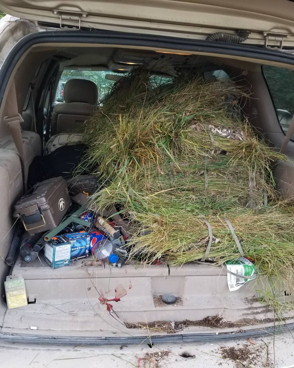 LowellMiller17's tweet photo. Had a fun day waterfowl hunting with my friends Jeff and Dale, now tomorrow my layout blind is all decked out and ready to rock for some goose hunting๐๐ฆ #LToutdoors #michiganoutdoors #waterfowlhunting #duckhunting #mallards #oldsquaw #layoutblind #LSCustomCalls https://t.co/4u3vWjKd9P