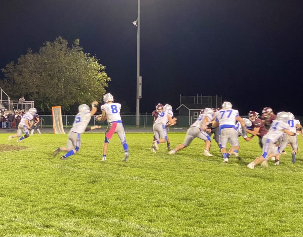 elmwood_hs's tweet photo. The Royals snap a 15 year drought against Genoa defeating the Comets 41-10!!!  Awesome win! #WeAreElmwood https://t.co/Tv7O2R8pDZ