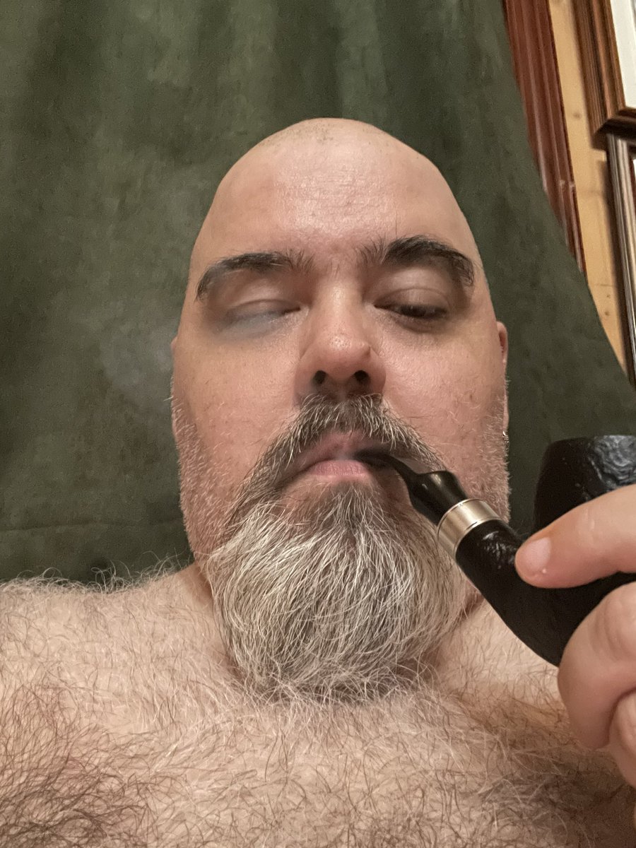 LGwendolau's tweet photo. Friday #pipesmoke #rattrayspipe. #coloss #gaypipesmoke https://t.co/NvGd5UfMQ1
