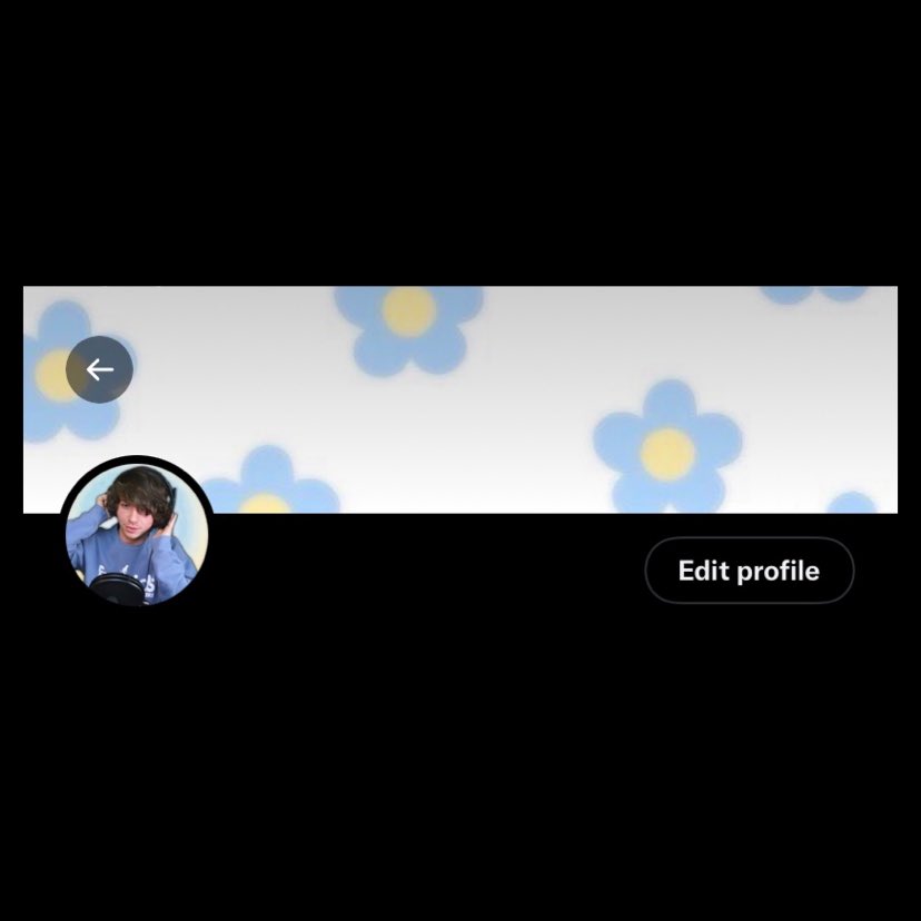 layoutsofkarl's tweet photo. blue n yellow karl layout?? https://t.co/x1QHa8a8Aq