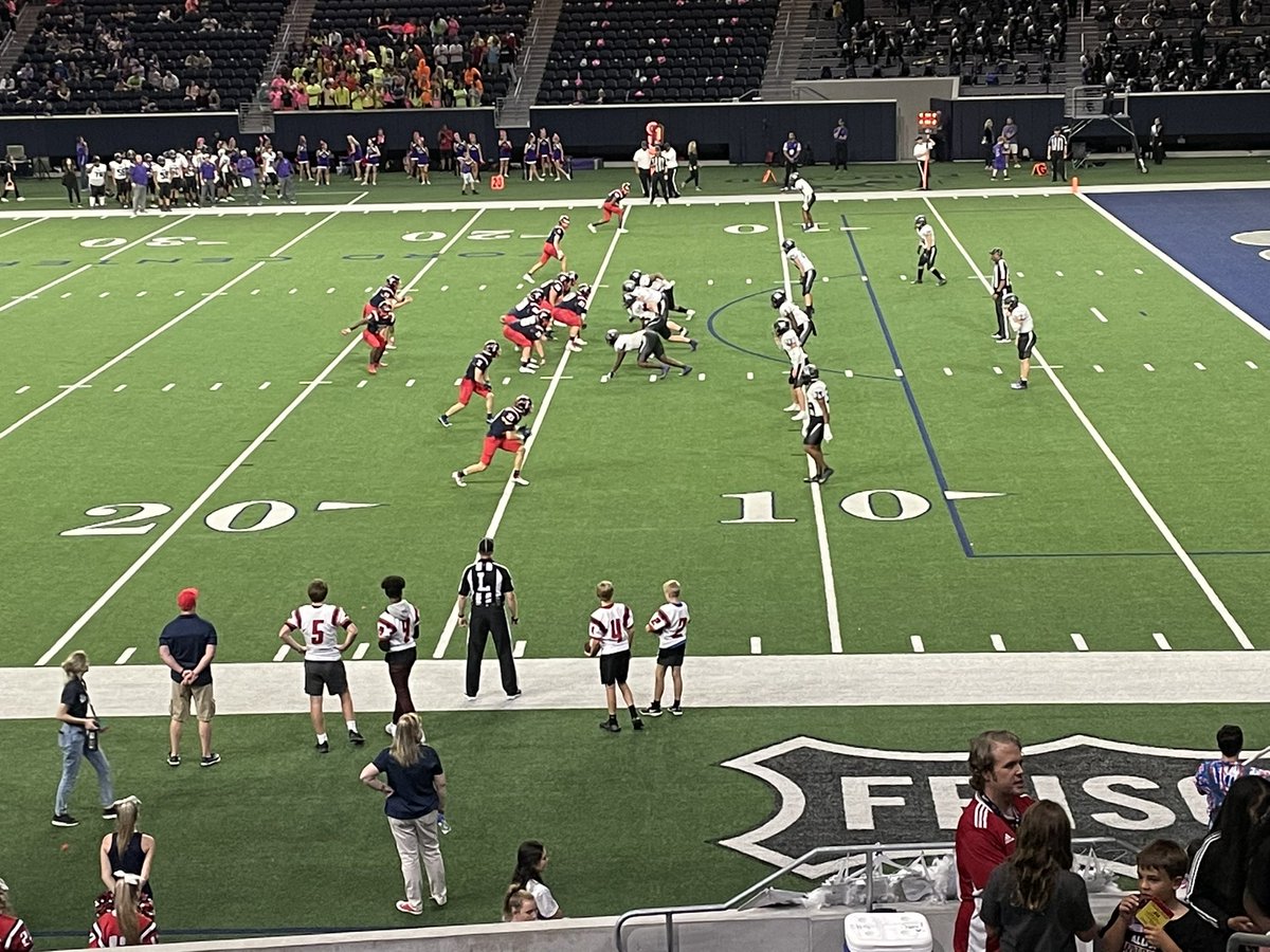 MatosTech's tweet photo. Go Titans!!! Itβs Homecoming time! @CHSTitanNation #TitanTags @Cen10titans https://t.co/BV5alJ7rz4