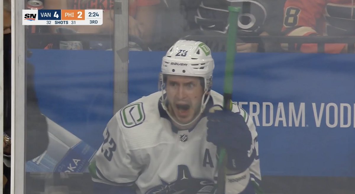 BroadscastPod's tweet photo. what it’s like to be a Canucks fan in a single photo https://t.co/sKCOiwmXbB