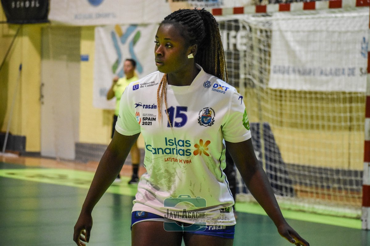 javi_agache's tweet photo. ๐ธPequeรฑos momentos del @BalonmanoSalud ante el @HSantQuirze
.
.
#Balonmano ๐คพโโ๏ธ #BalonmanoSalud #GuerrerasIberdrola ๐ #handball #balonmano #handebol #handballpassion #handballtime #handballworld #handballplayer #handbol #SaludTenerife #handballpasion #handballlove #deporte https://t.co/qef6dAoFjN