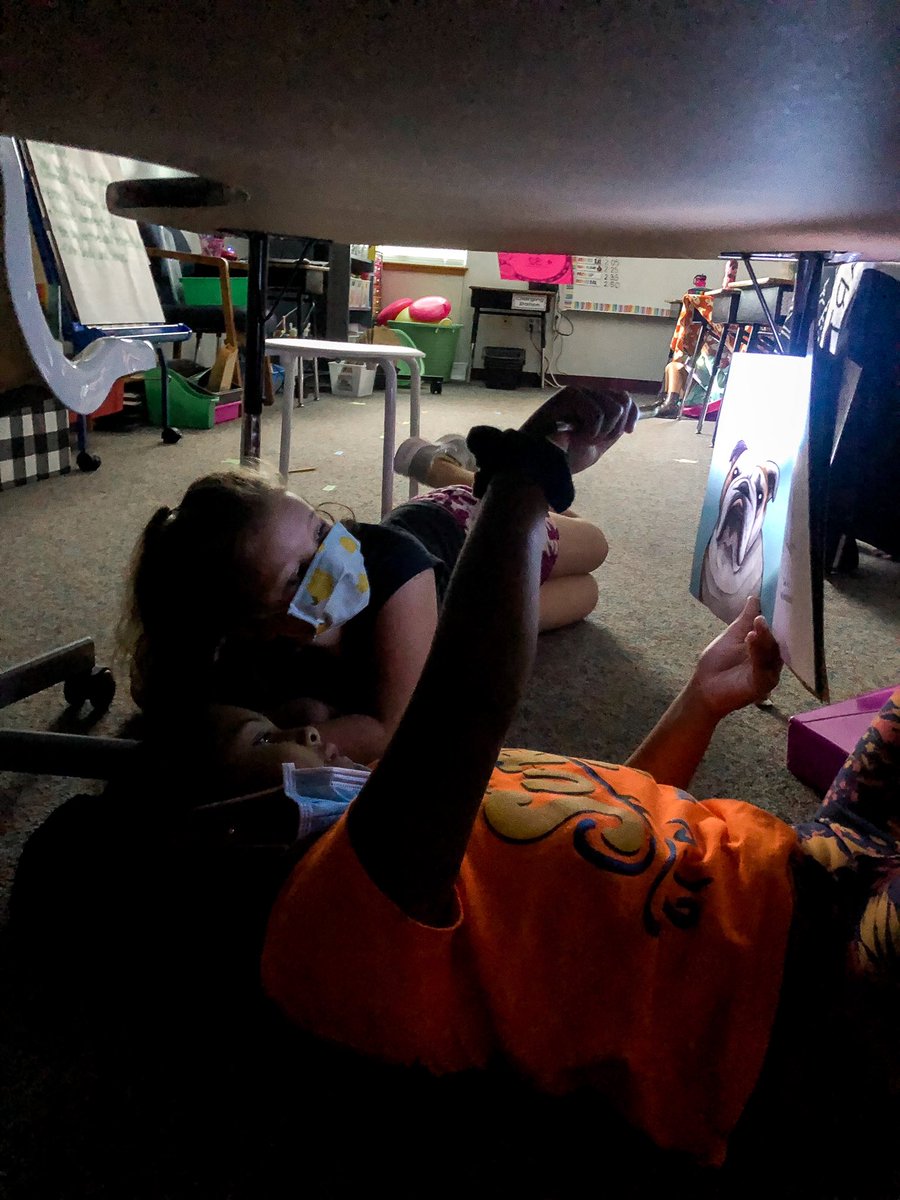 mrsleatherman2's tweet photo. Flashlight Friday and desk forts? These awesome readers were begging to keep reading🥰📖⛺️ #BPEcats #RRISD @BPEWildcats @LibPrairie https://t.co/MHCyqmIJGf