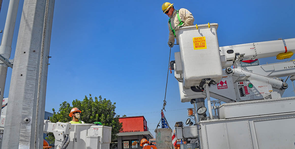 LADWP's tweet image. #EssentialWork continues. At PCH and S. Wilmington in the Harbor area, our crews recently replaced a series of old power poles with new, sturdier ones, part of LADWP’s ongoing effort to upgrade our infrastructure and improve electric service reliability. #InfrastructureMatters